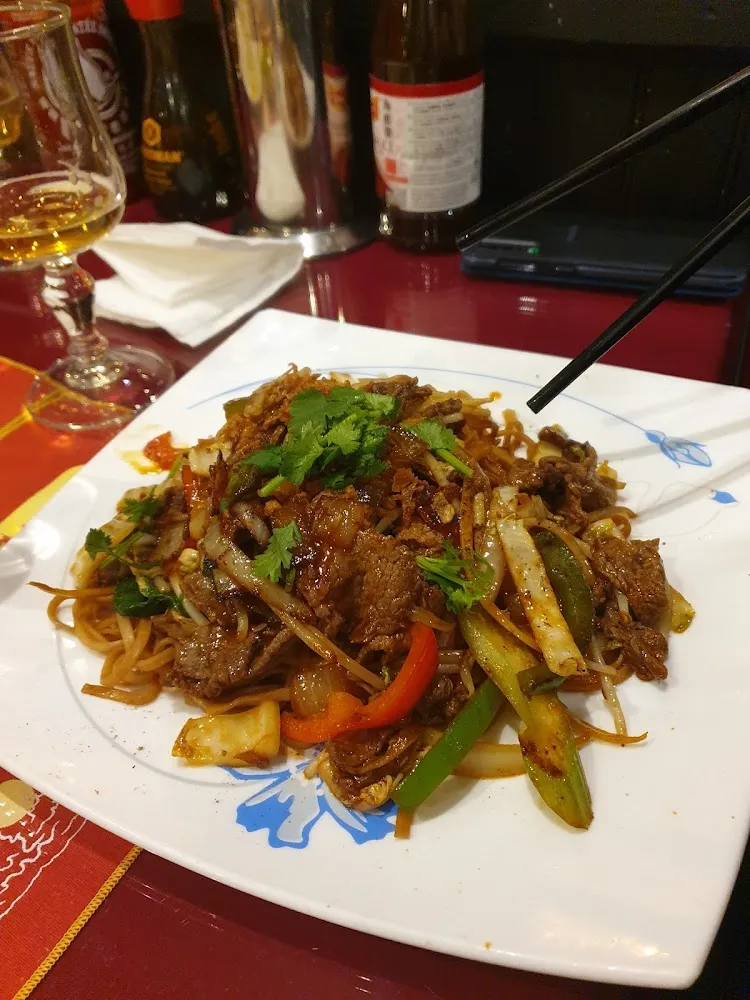 Nouilles Sautées Au Bœuf
